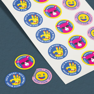 Sticker simétricos y formas waterproof en paños